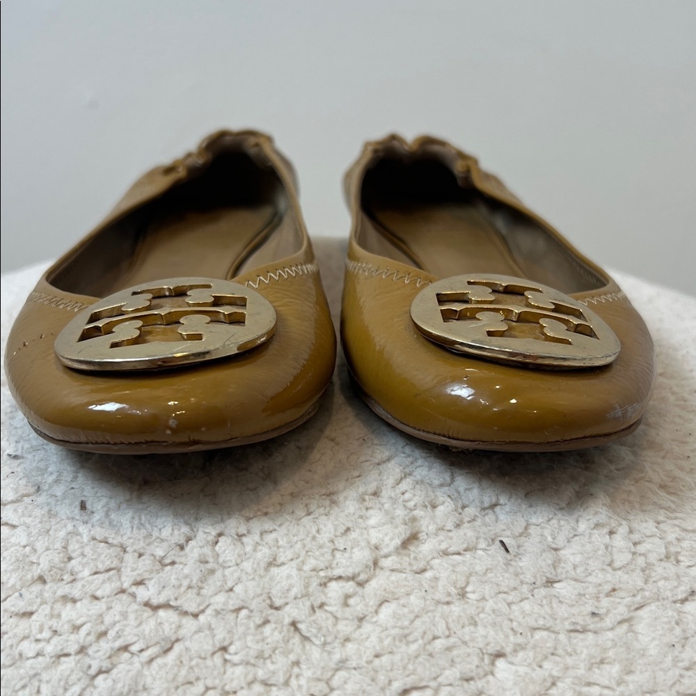 Tory Burch Women's gold Brown Loafers with Gold Logo size 8-8.5. - Picture 3 of 12